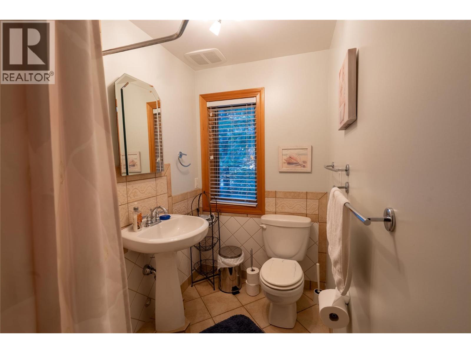 1722 WEST LAKE Drive - 48