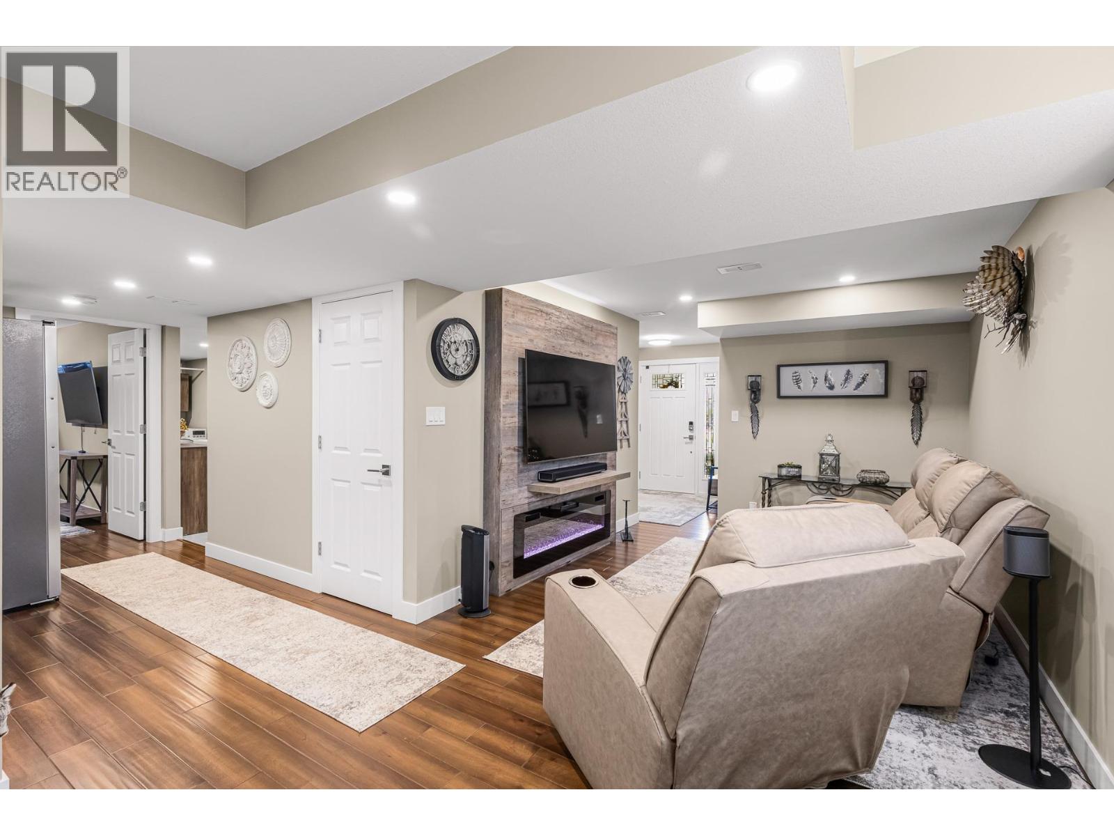 6064 Ellison Avenue - 23