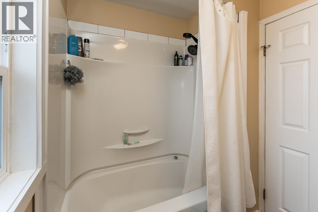 Photo 25 of 28 — 2020 ROSS CRESCENT · Prince George, BC
