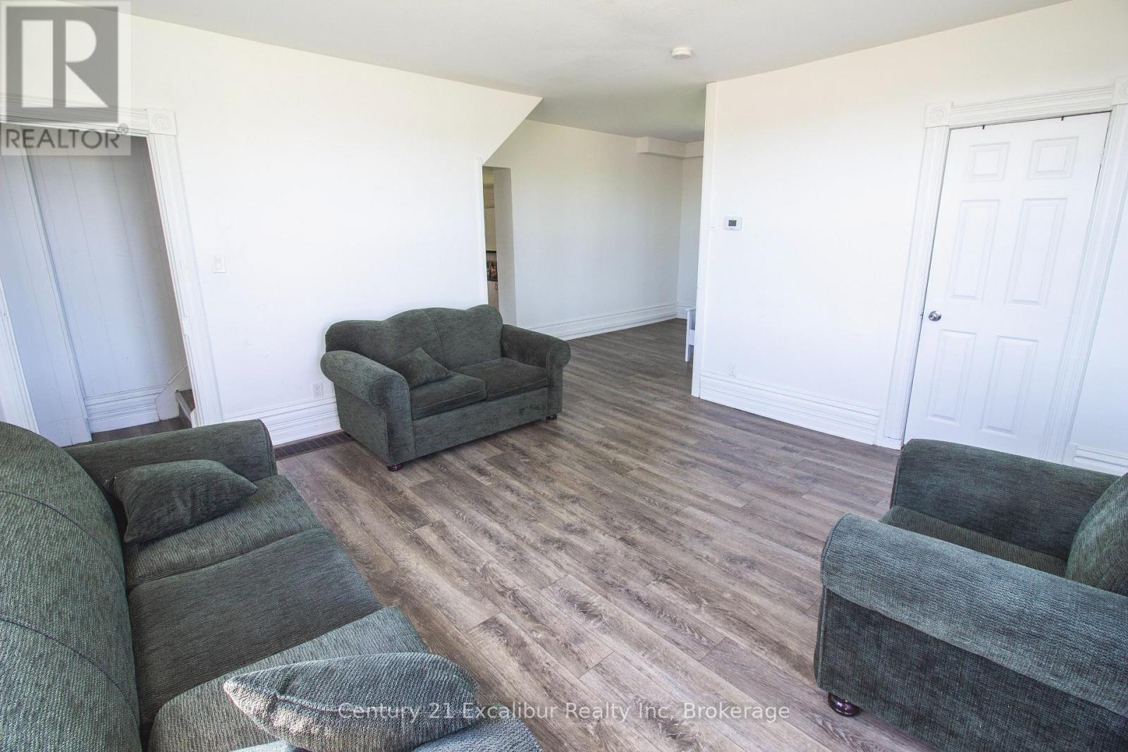 8323 LINE 12 STREET - 5