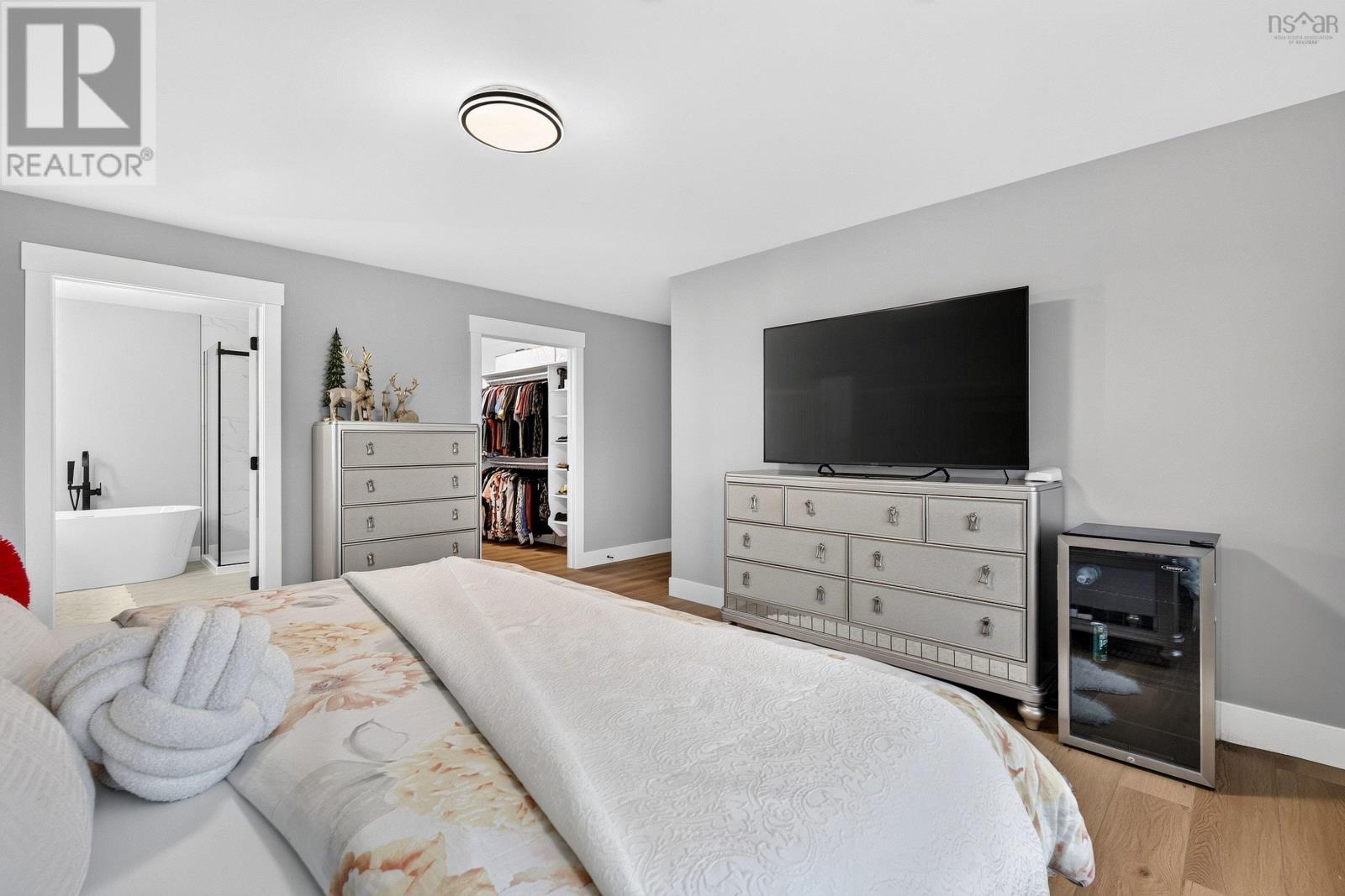 500 Hemlock Drive - 23