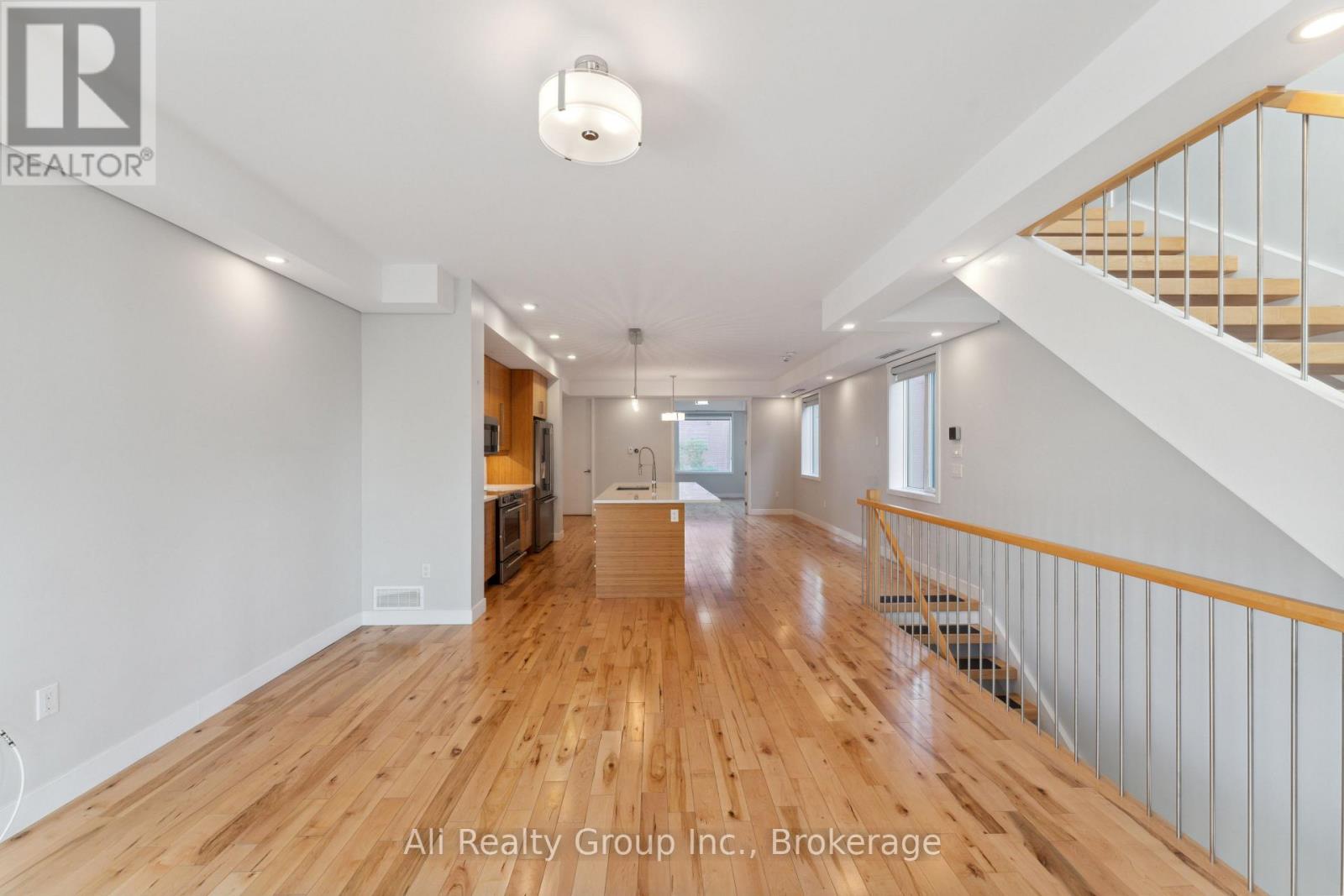 12 Bed, 9 Bath Multi-Family for Sale in Ottawa – 36 ONTARIO STREET, Ottawa – MLS# X13567152 - Image 11