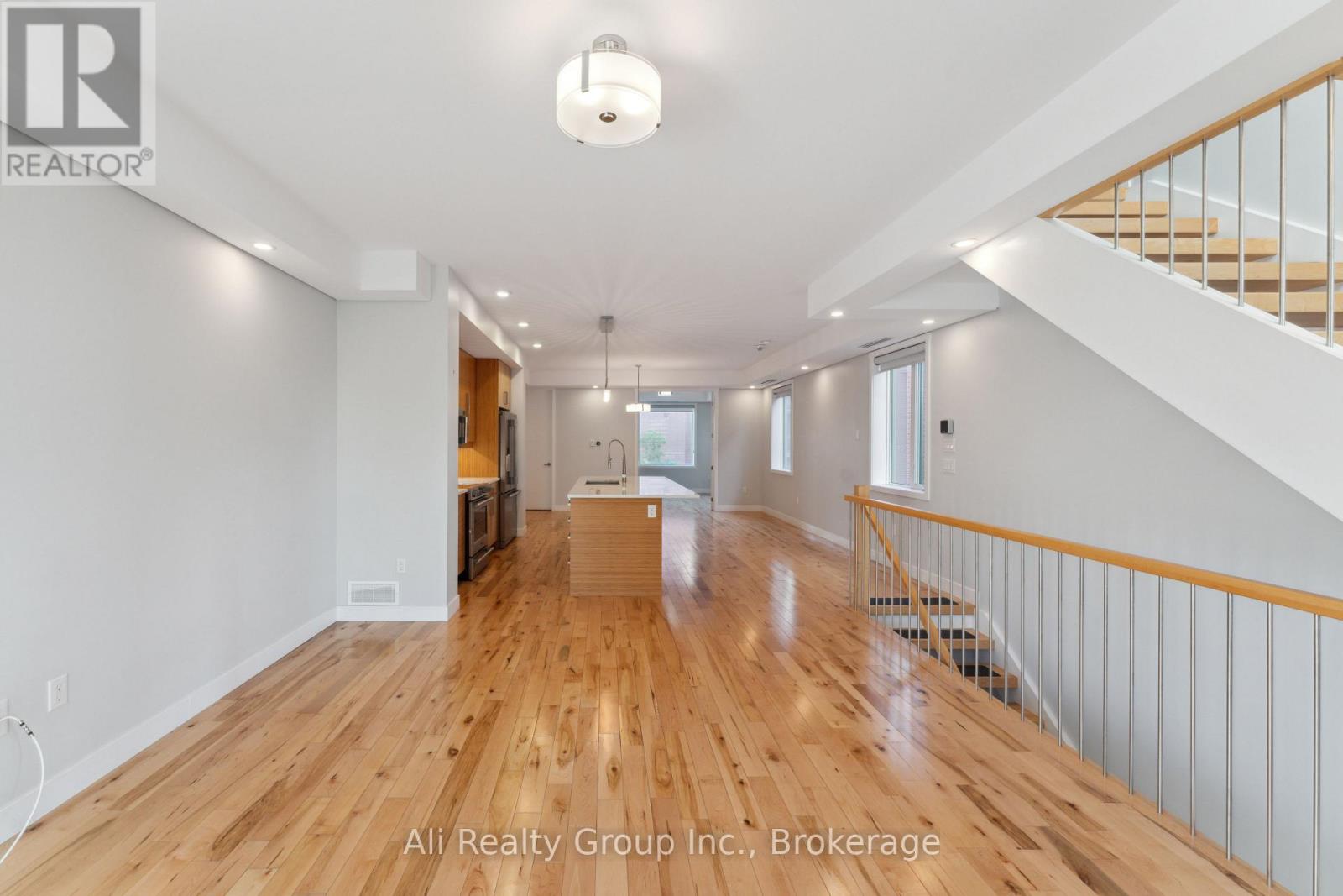 12 Bed, 9 Bath Multi-Family for Sale in Ottawa – 36 ONTARIO STREET, Ottawa – MLS# X13567152 - Image 13