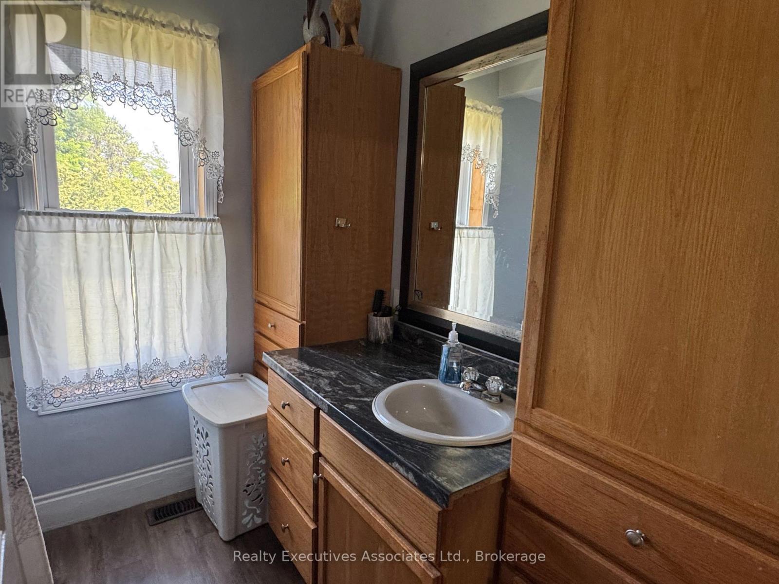 108 GODOLPHIN ROAD - 14
