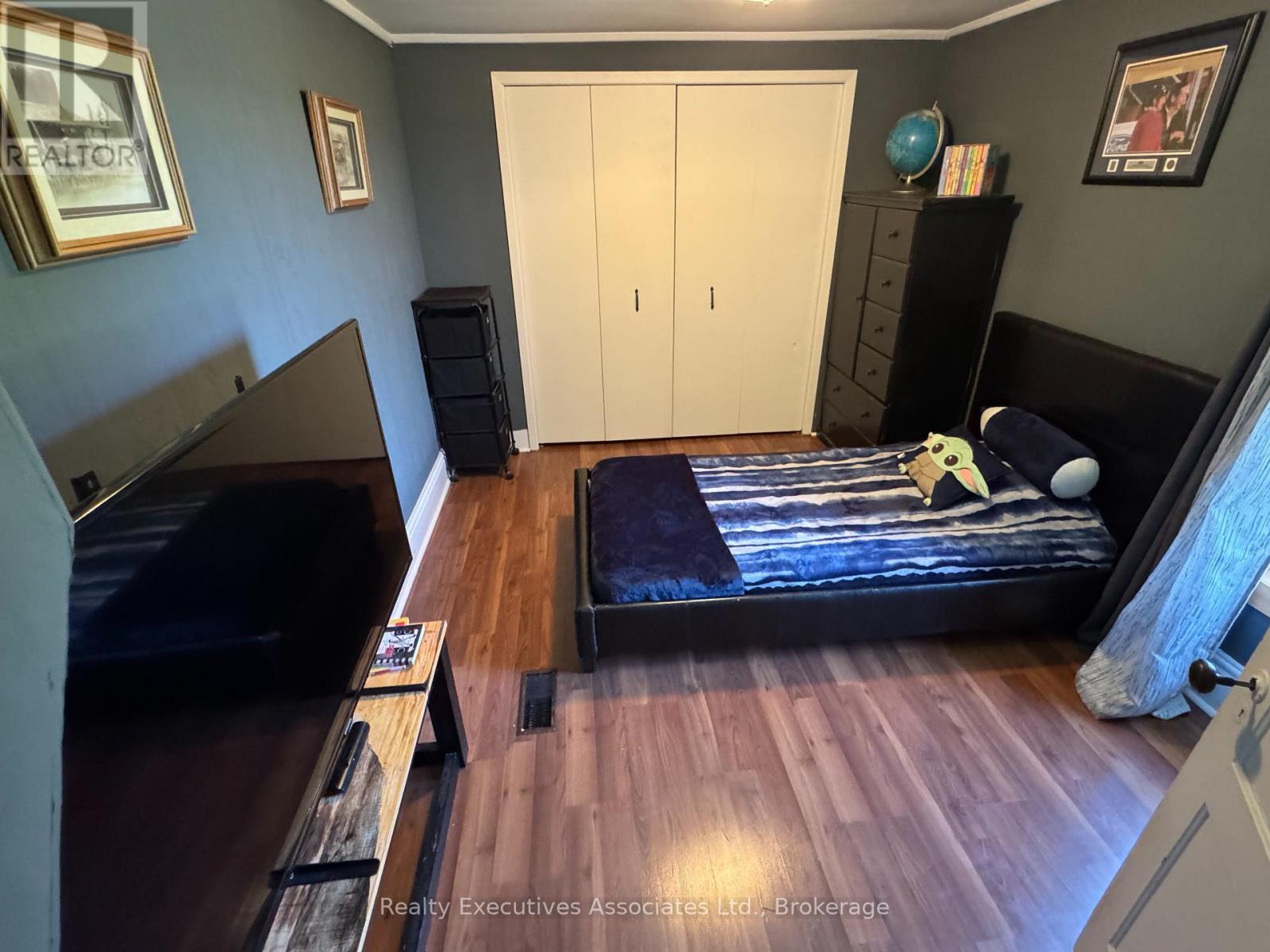 108 GODOLPHIN ROAD - 19