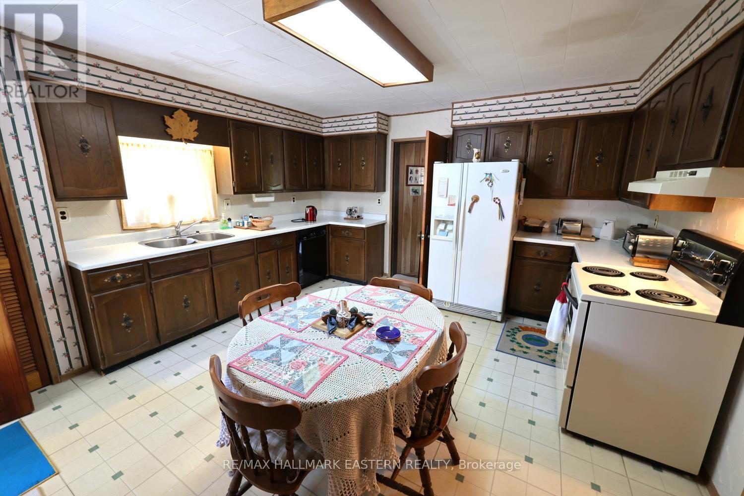 29 OAK STREET - Image 8