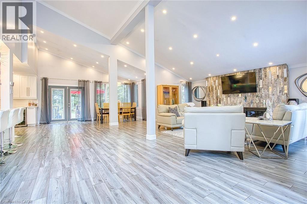 3263 GUYATT Road - 6