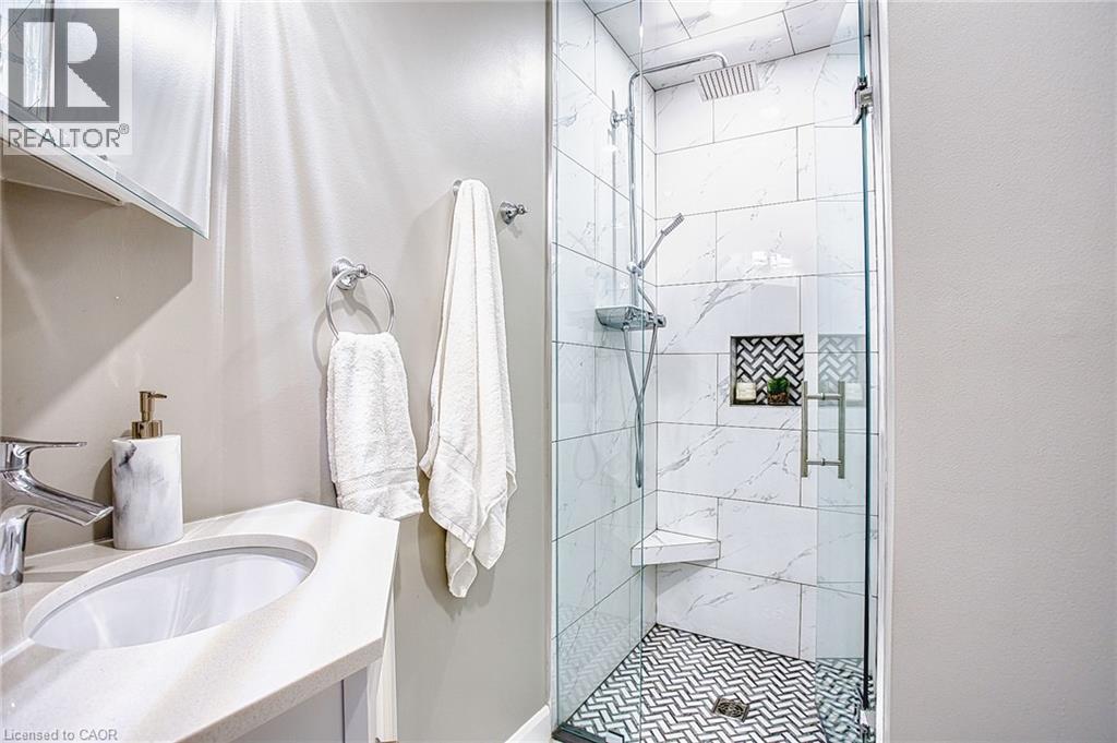 3263 GUYATT Road - 34