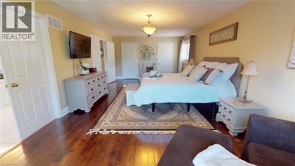 39 FALCON Court - 18