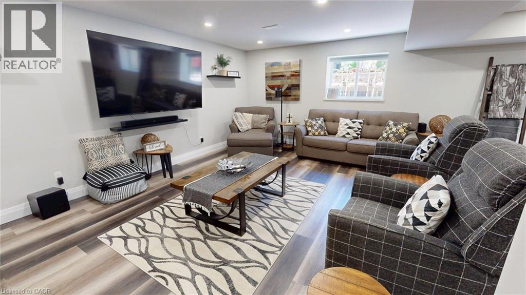 39 FALCON Court - 29