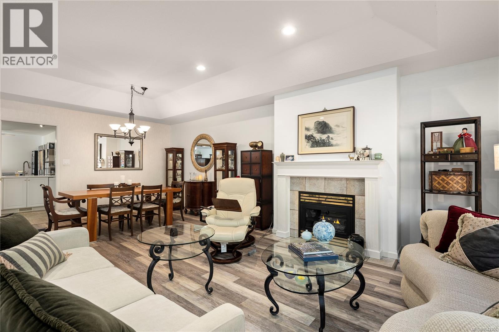 #2 850 Arbutus St - 7