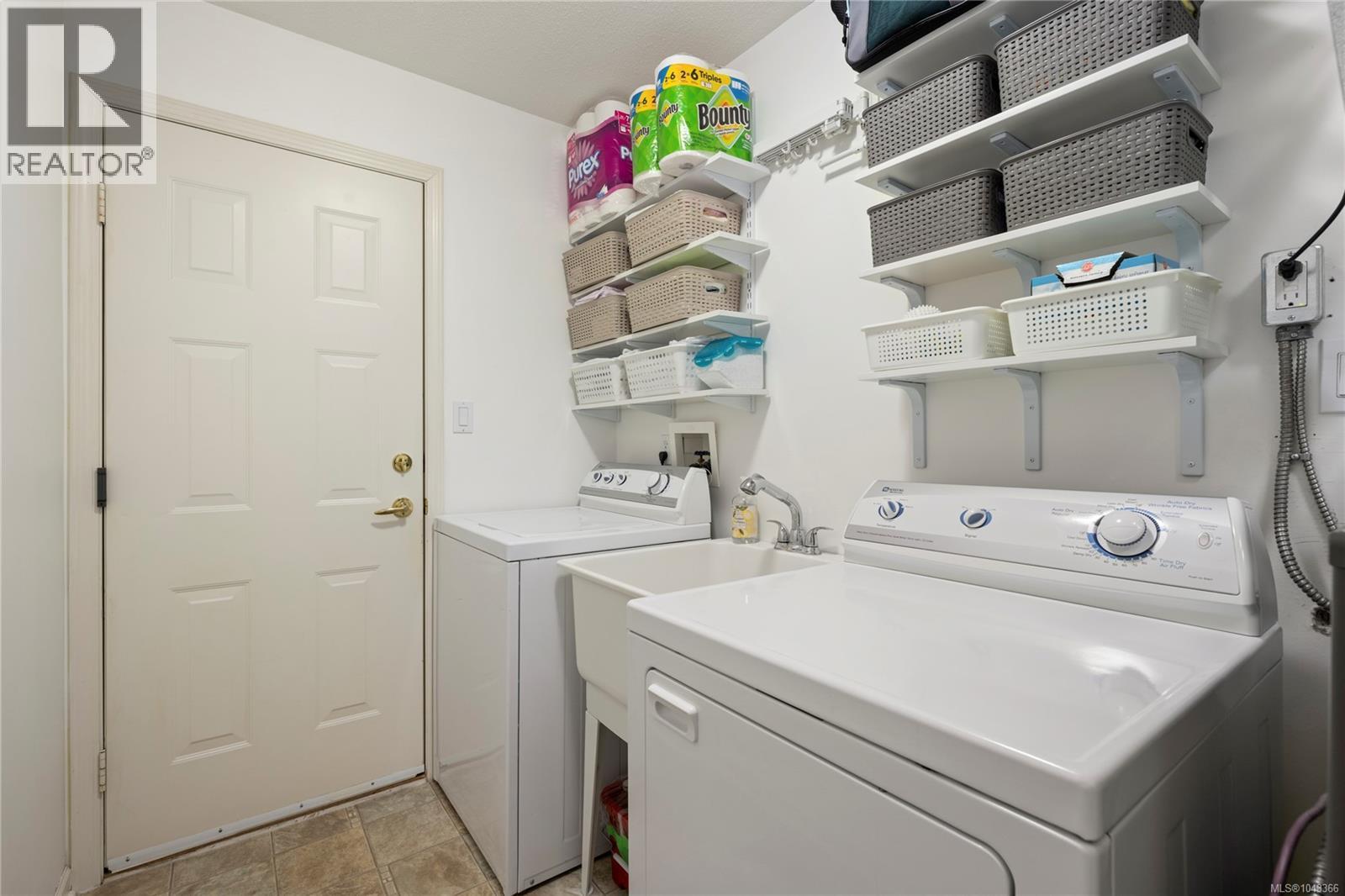 #2 850 Arbutus St - 18