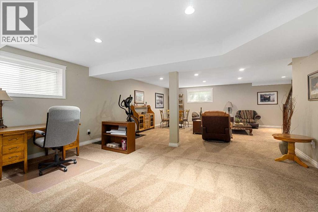 24 Vermont Close - 26