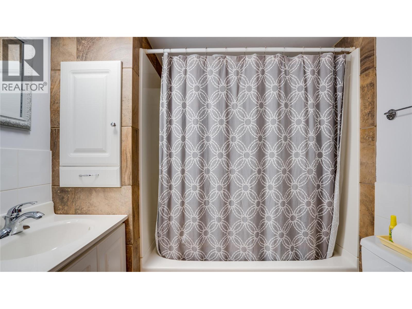 4601 17 Street - Image 19