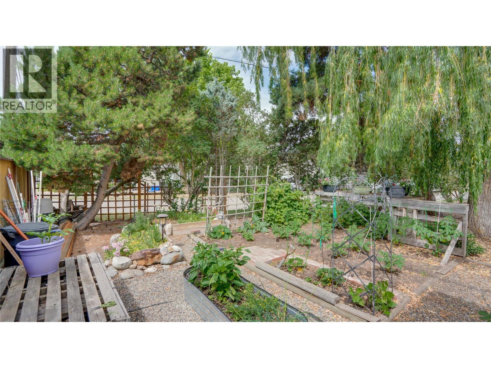 4601 17 Street - 35