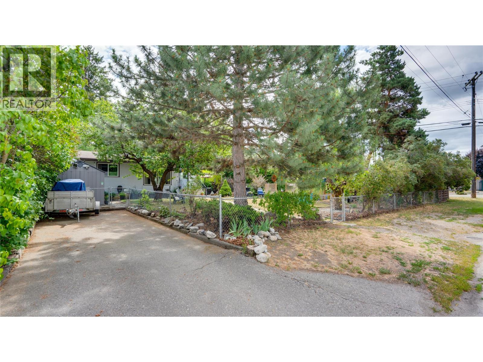 4601 17 Street - 31