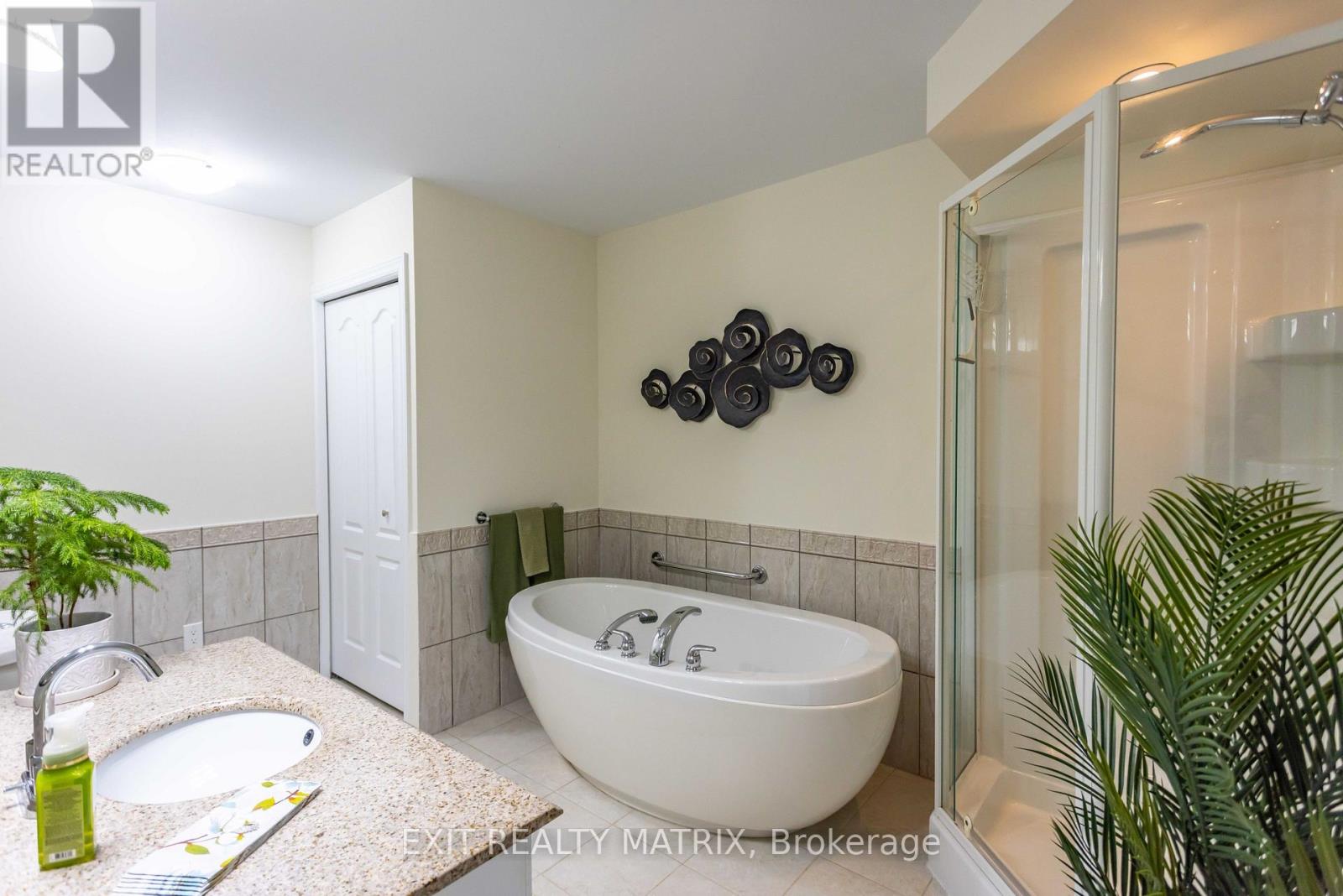 2 Bed, 2 Bath House for Sale in Russell – 104 – 2 WARNER STREET, Russell – MLS# X13567358 - Image 29