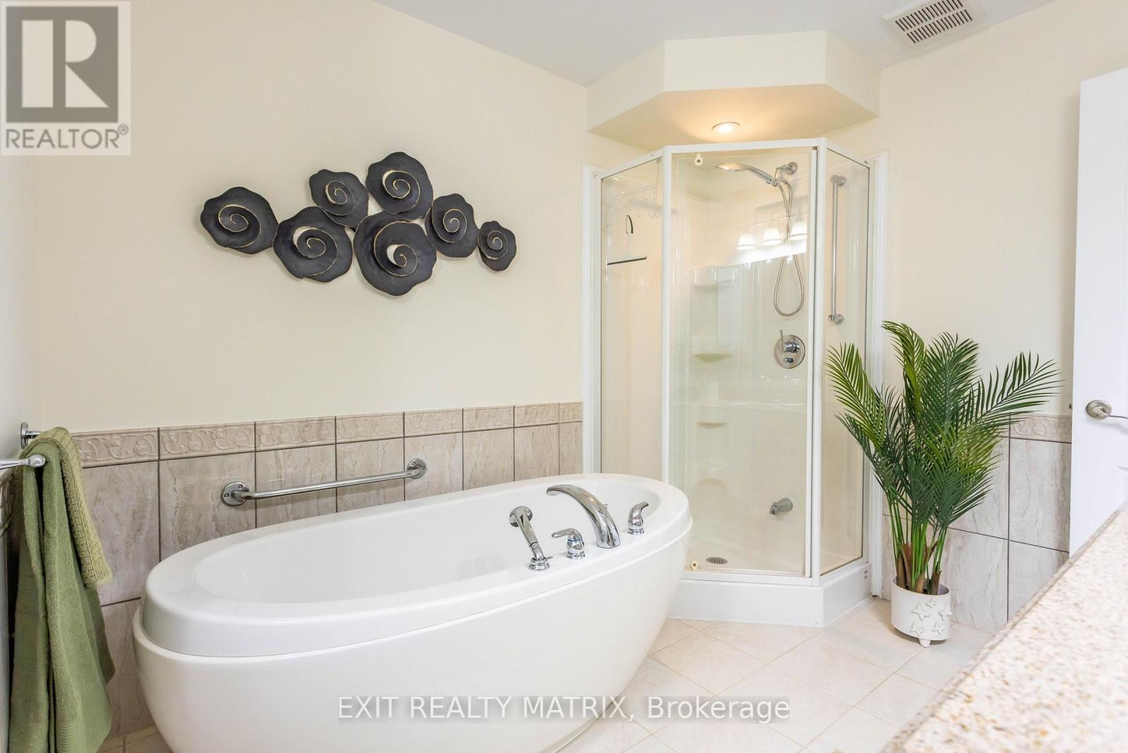 2 Bed, 2 Bath House for Sale in Russell – 104 – 2 WARNER STREET, Russell – MLS# X13567358 - Image 30