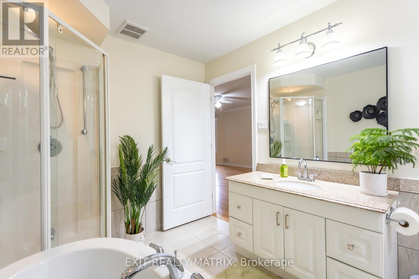 2 Bed, 2 Bath House for Sale in Russell – 104 – 2 WARNER STREET, Russell – MLS# X13567358 - Image 32
