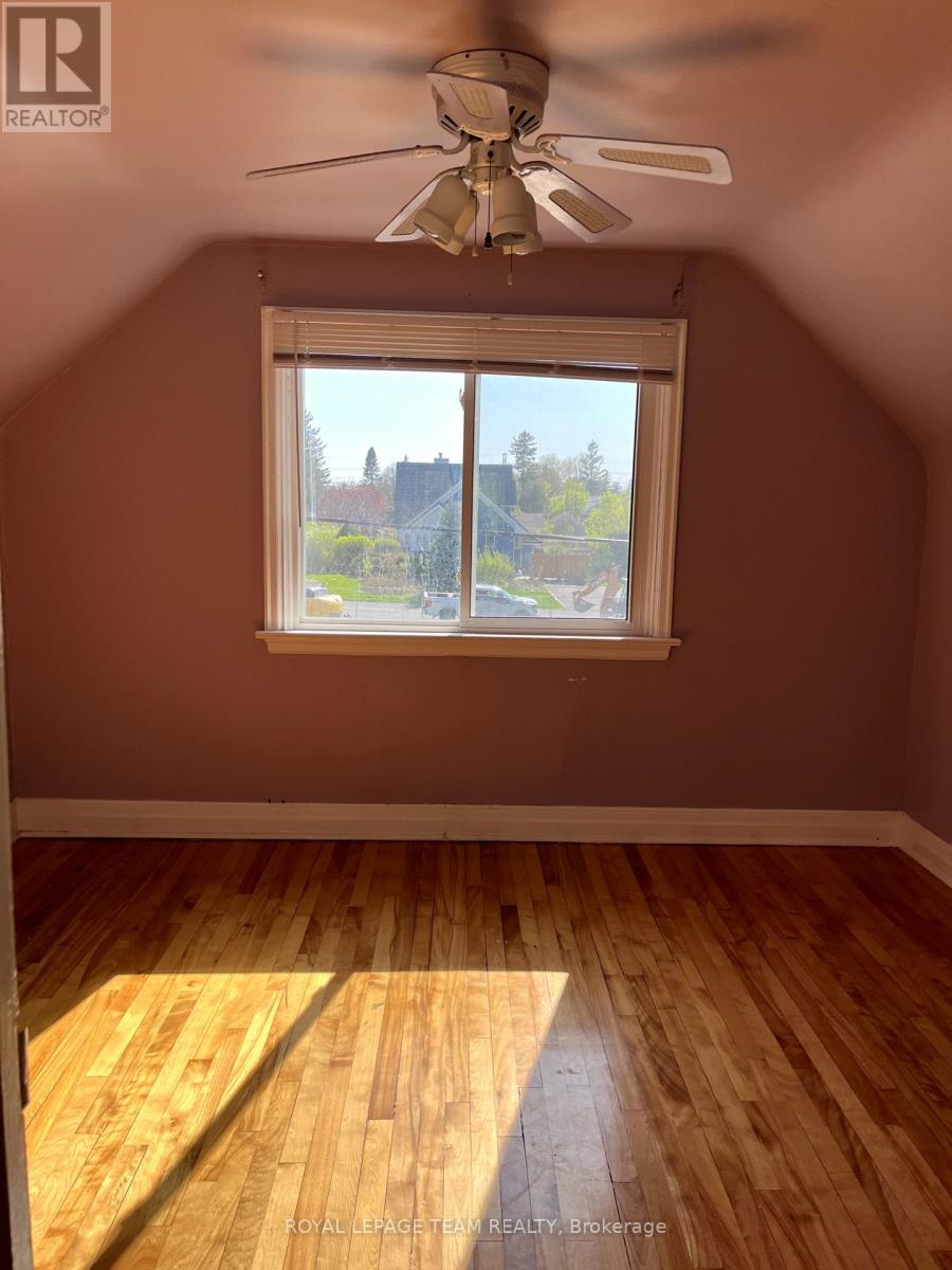 9 TOWER ROAD E - 17