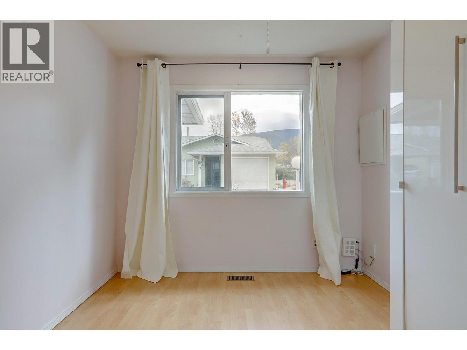 #2 2180 Fletcher Avenue - 34