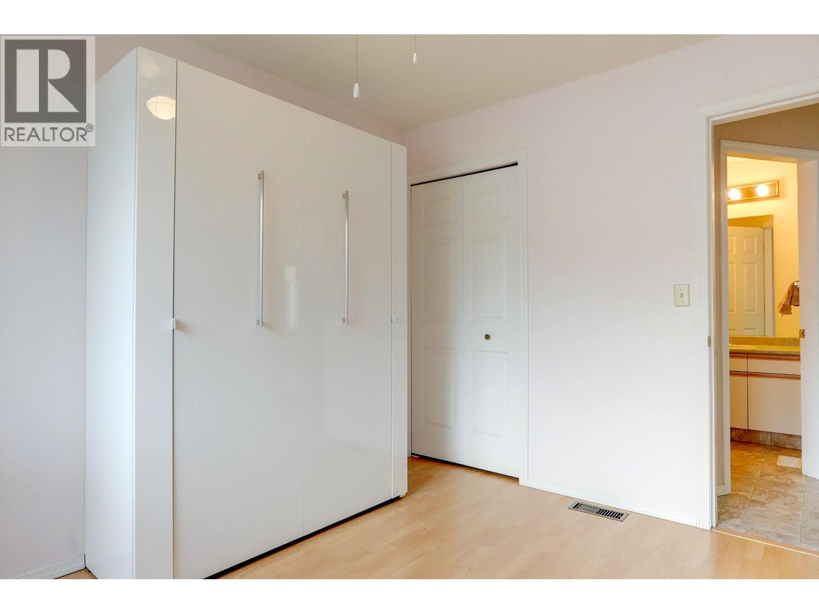 #2 2180 Fletcher Avenue - 33