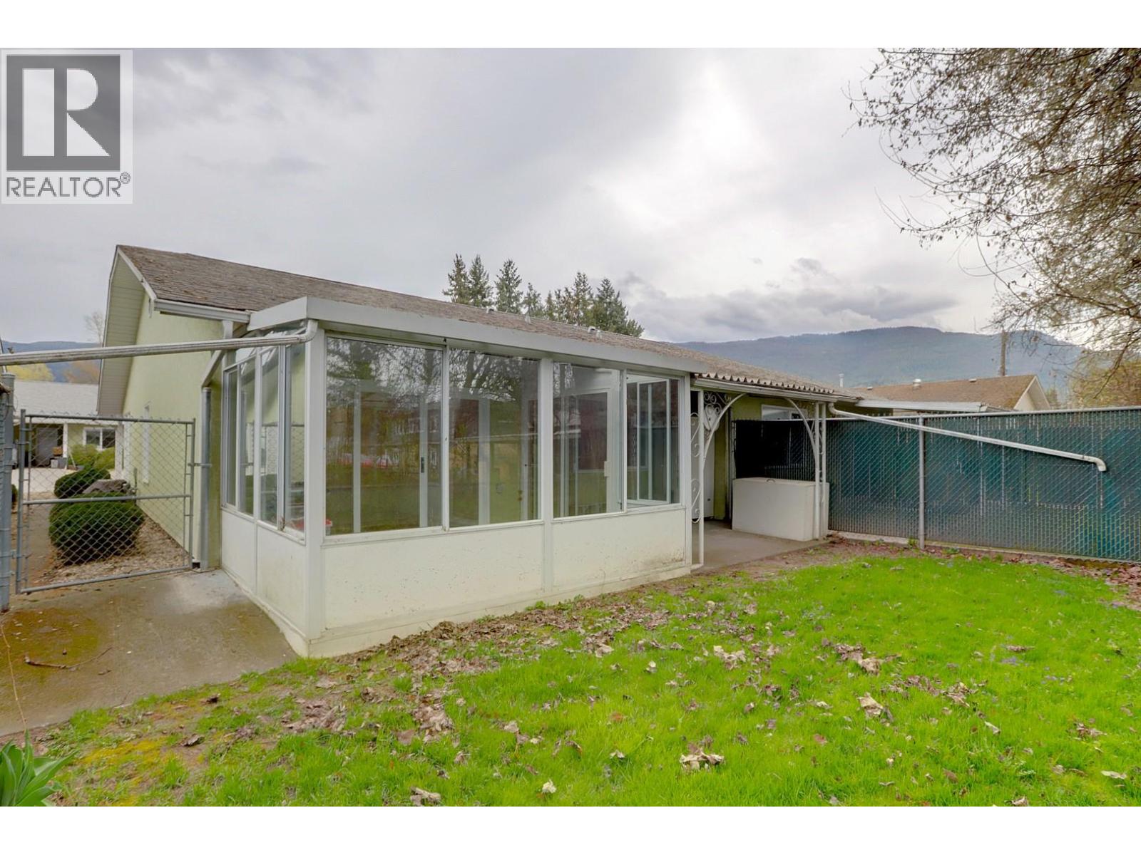 #2 2180 Fletcher Avenue - 25
