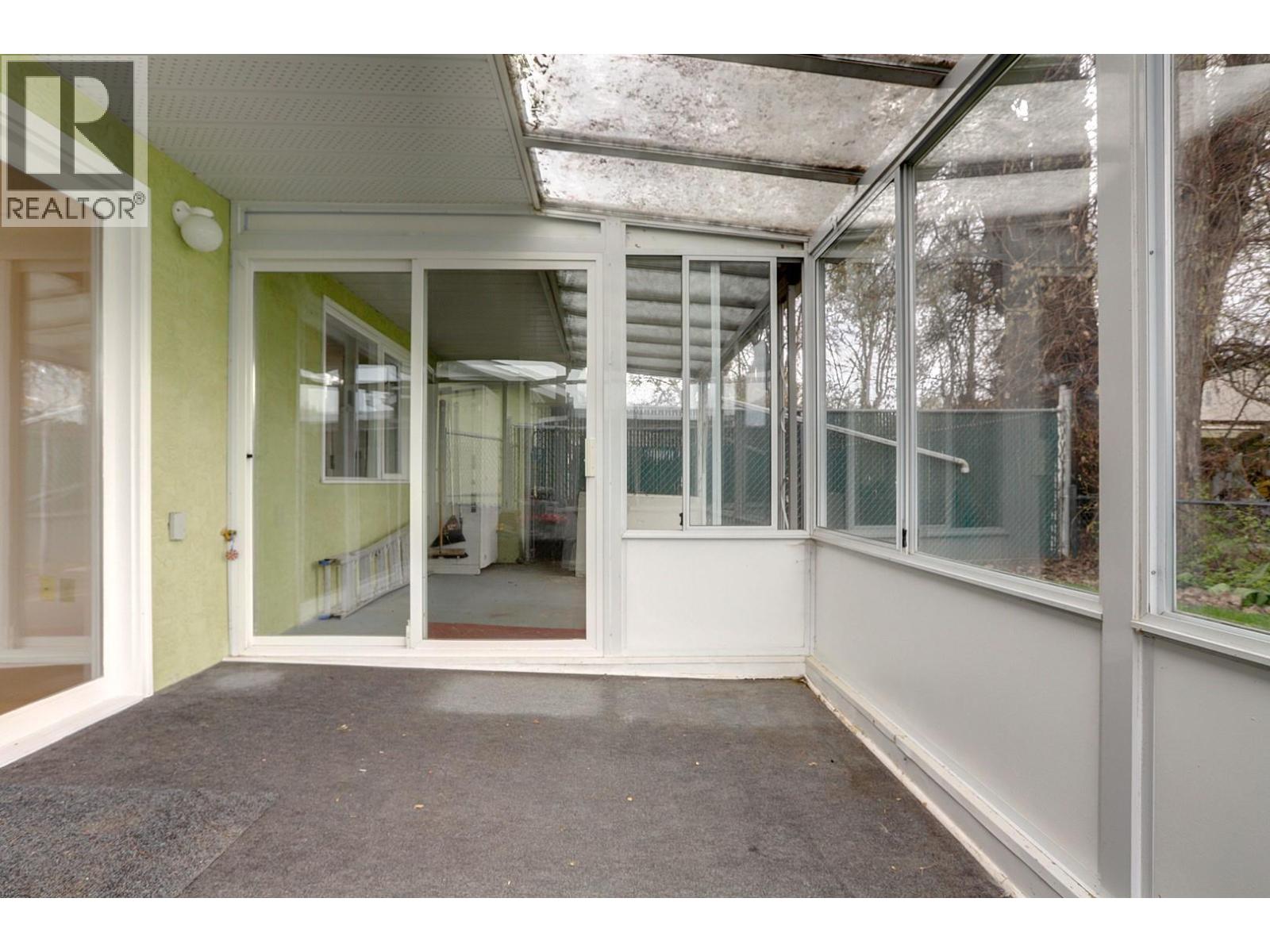 #2 2180 Fletcher Avenue - 20