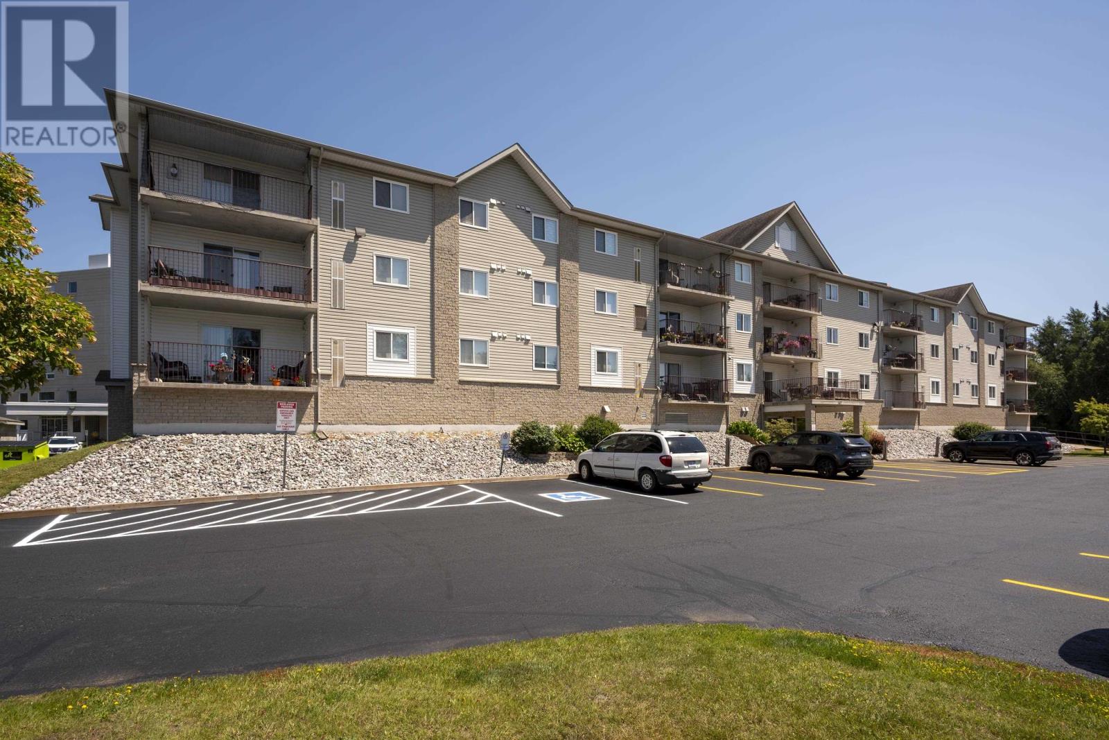 107-147 Fanshaw ST - 1