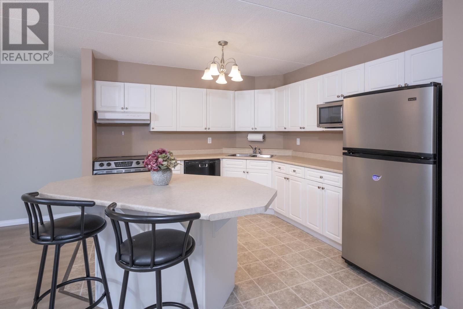 107-147 Fanshaw ST - 10