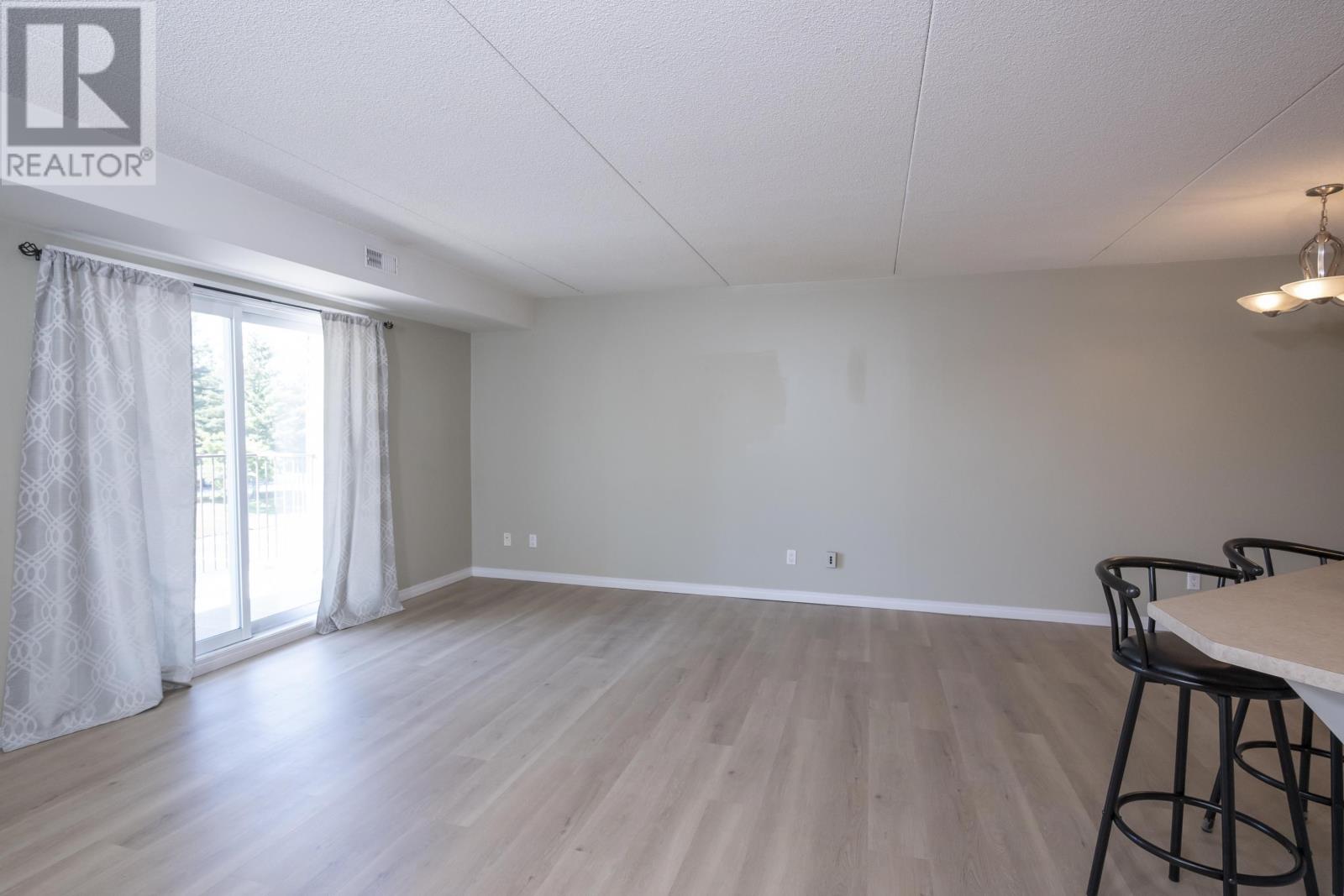 107-147 Fanshaw ST - 15