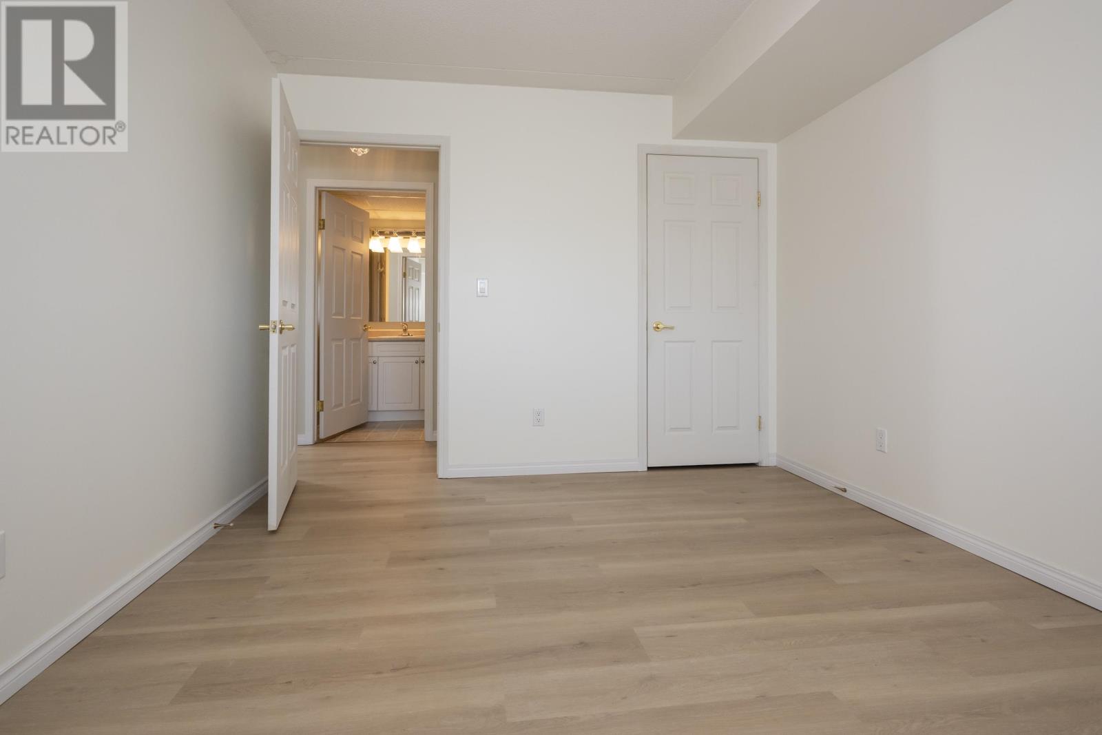 107-147 Fanshaw ST - 23
