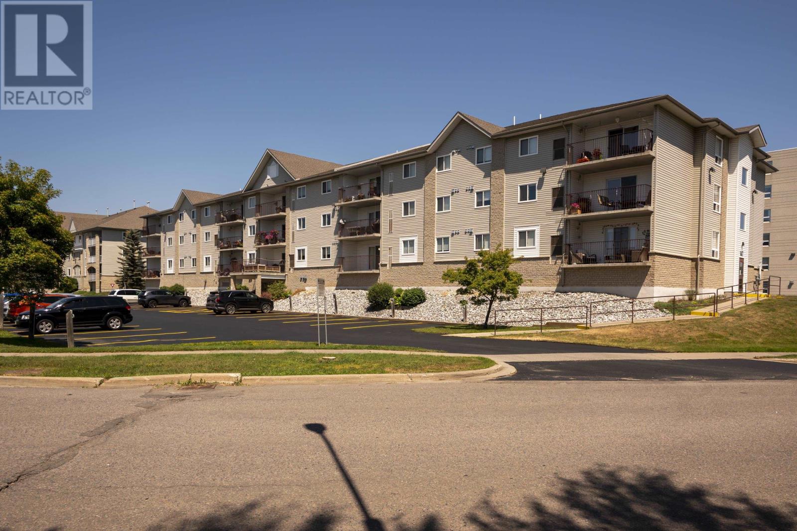 107-147 Fanshaw ST - 3