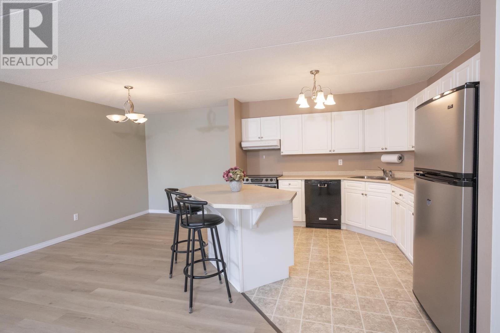 107-147 Fanshaw ST - 7