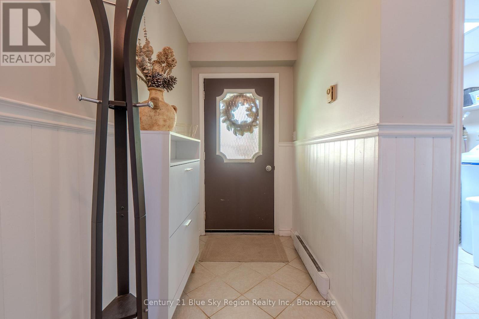 747 DERLAND ROAD - 3