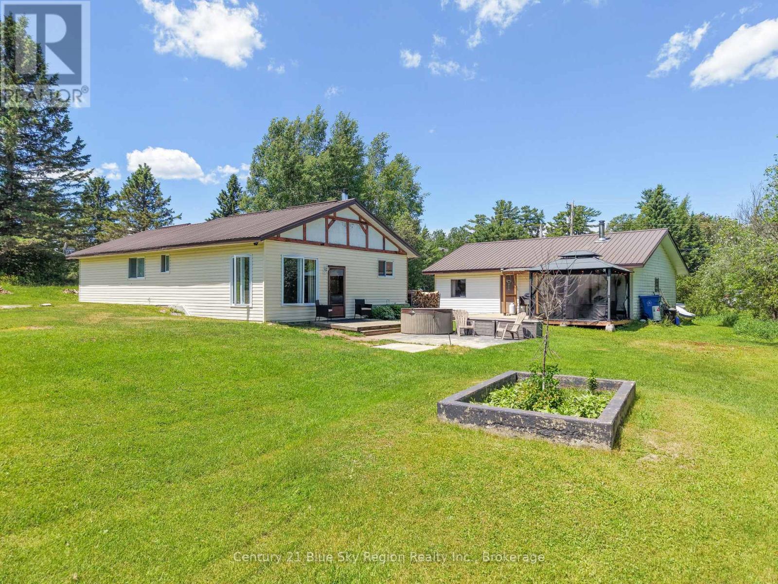 747 DERLAND ROAD - 1
