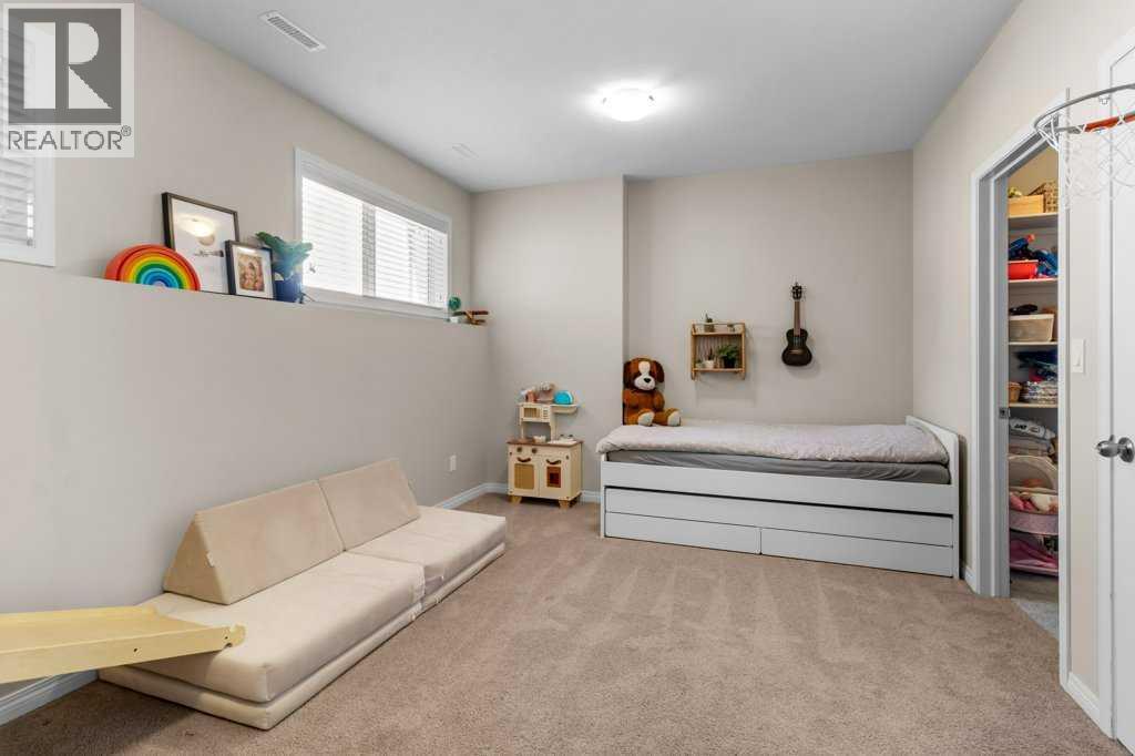 125 Henderson Crescent - 14