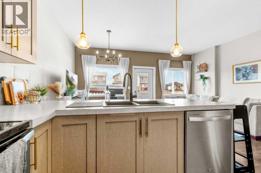 125 Henderson Crescent - 6