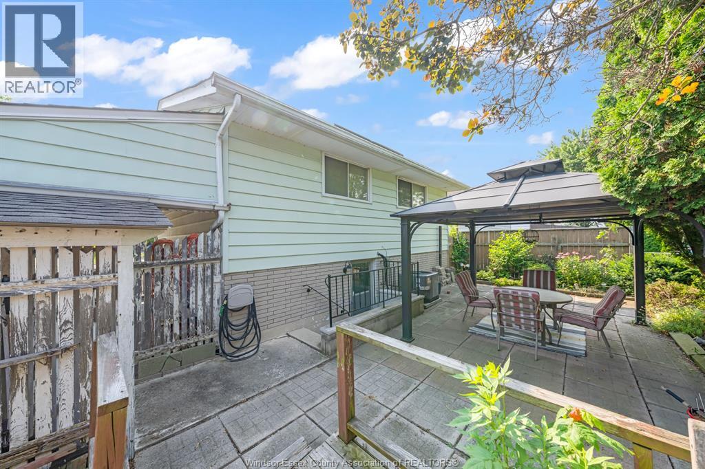 3343 HEMLOCK - 11