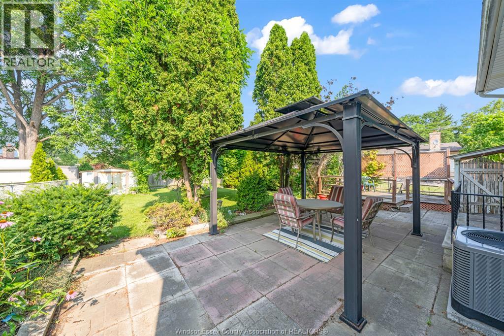 3343 HEMLOCK - 19