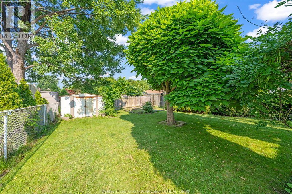 3343 HEMLOCK - 20