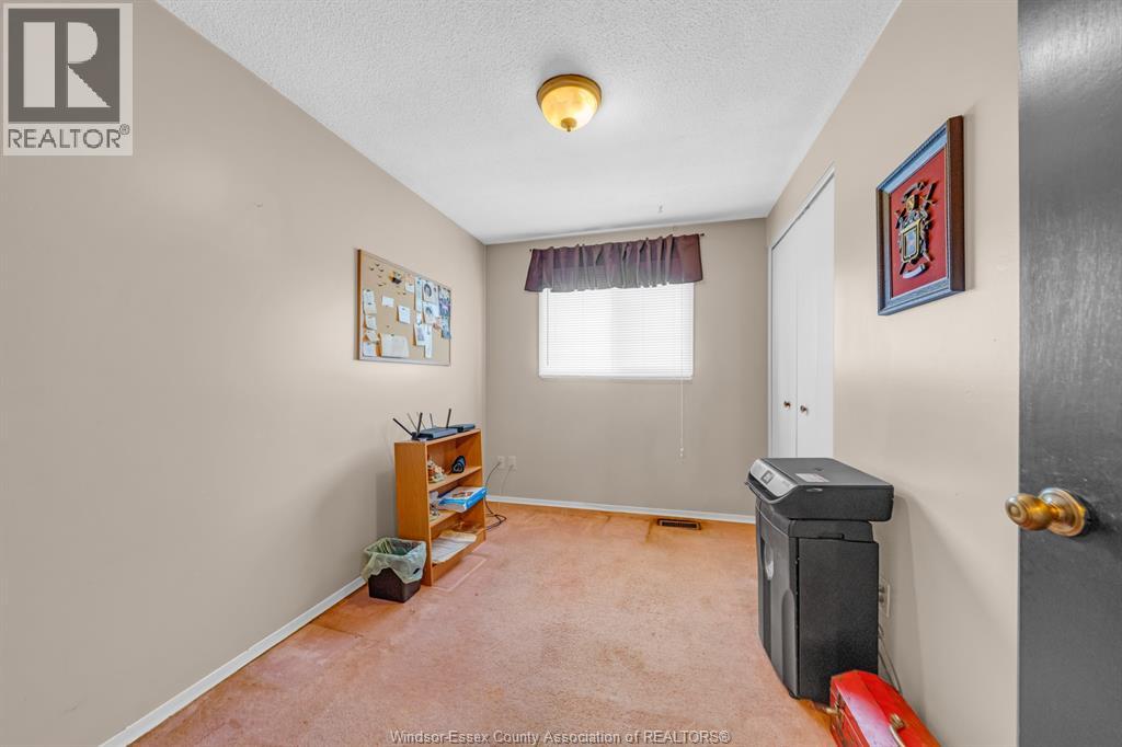 3343 HEMLOCK - 30