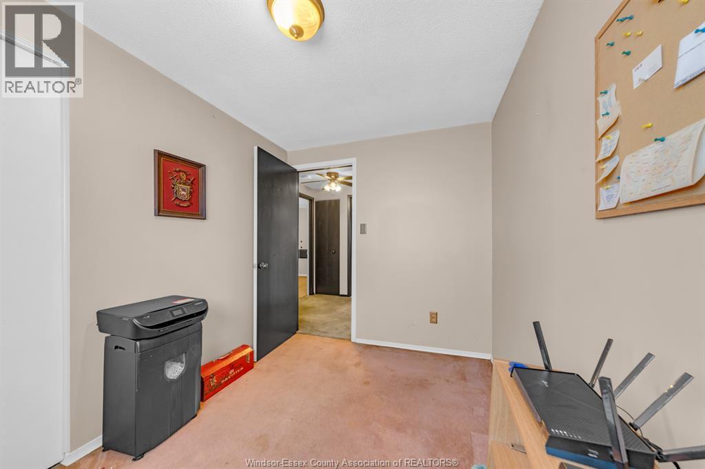3343 HEMLOCK - 31