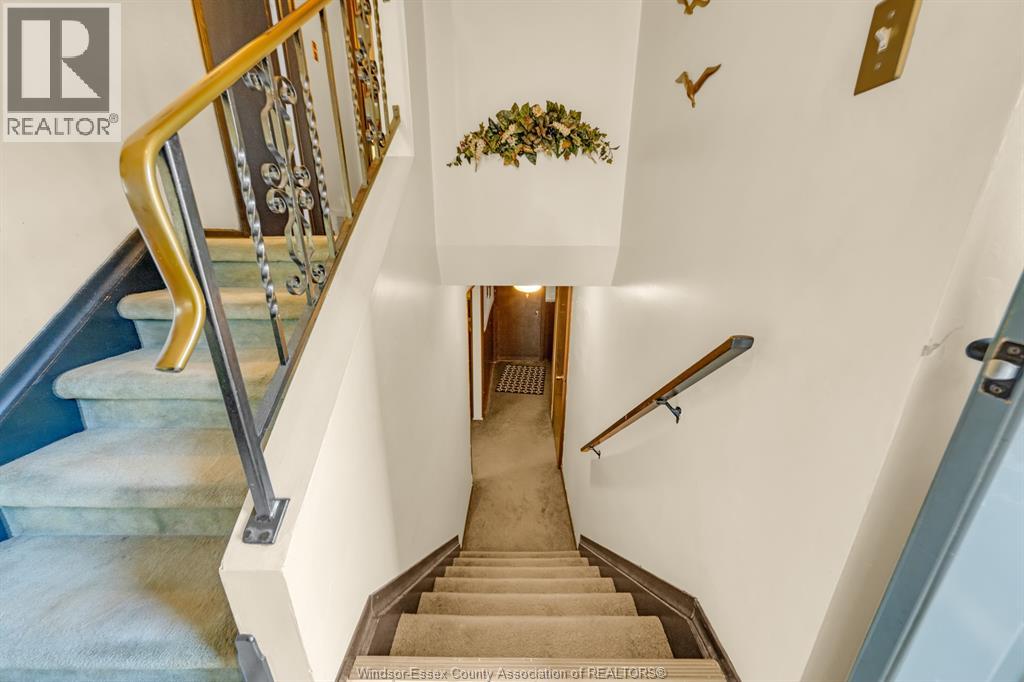 3343 HEMLOCK - 36