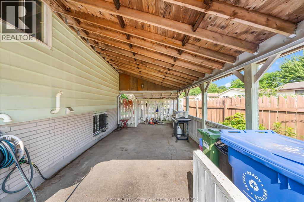 3343 HEMLOCK - 6