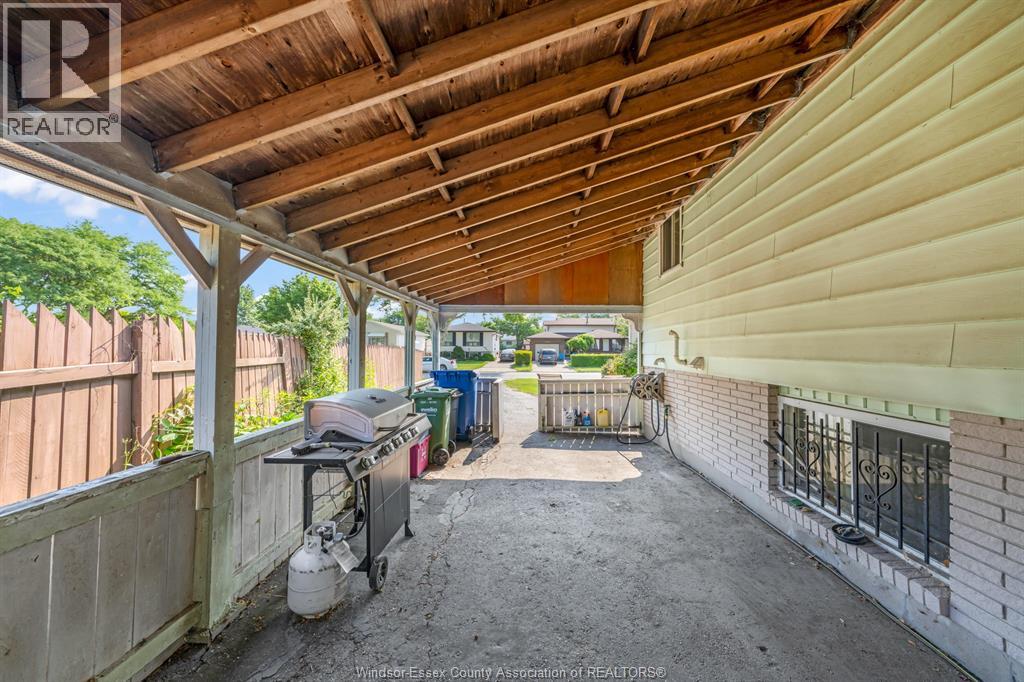 3343 HEMLOCK - 7