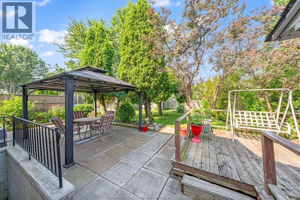 3343 HEMLOCK - 8