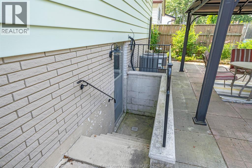 3343 HEMLOCK - 9