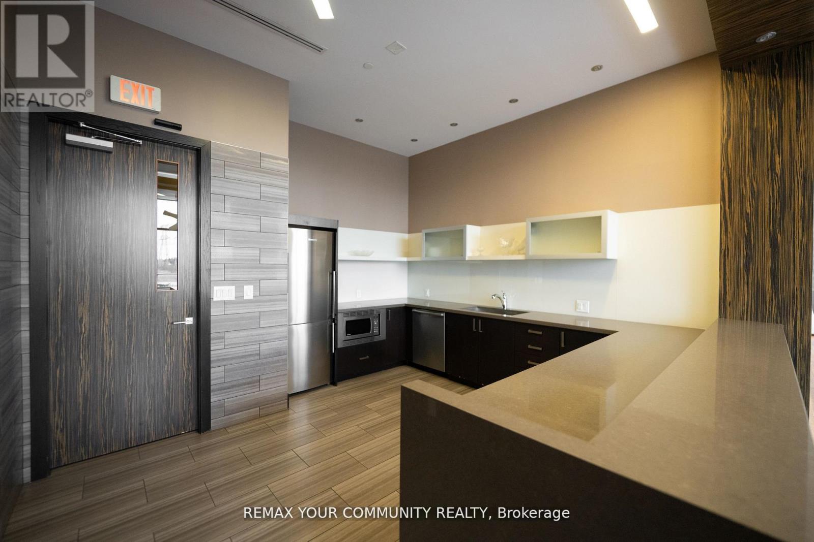 #520 325 SOUTH PARK ROAD - 28