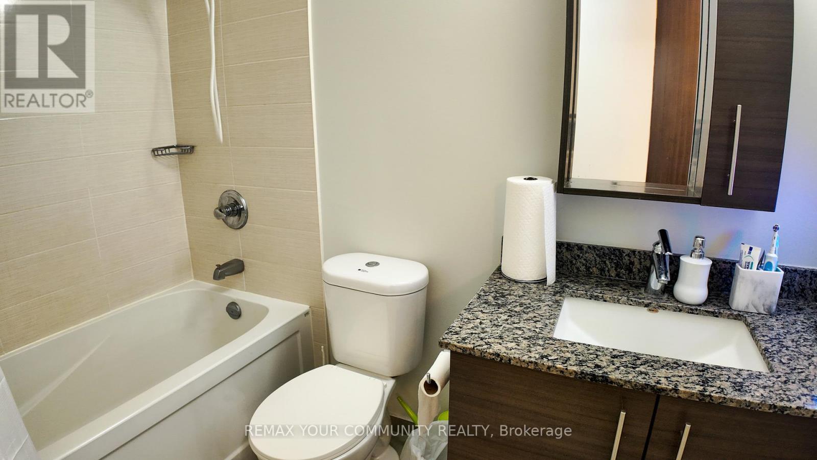 #520 325 SOUTH PARK ROAD - 19